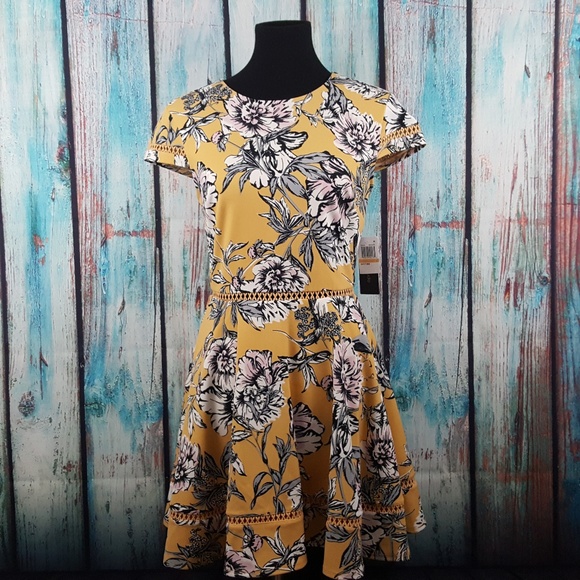 City Studio Dresses & Skirts - City Studio Fit & Flare Floral Dress